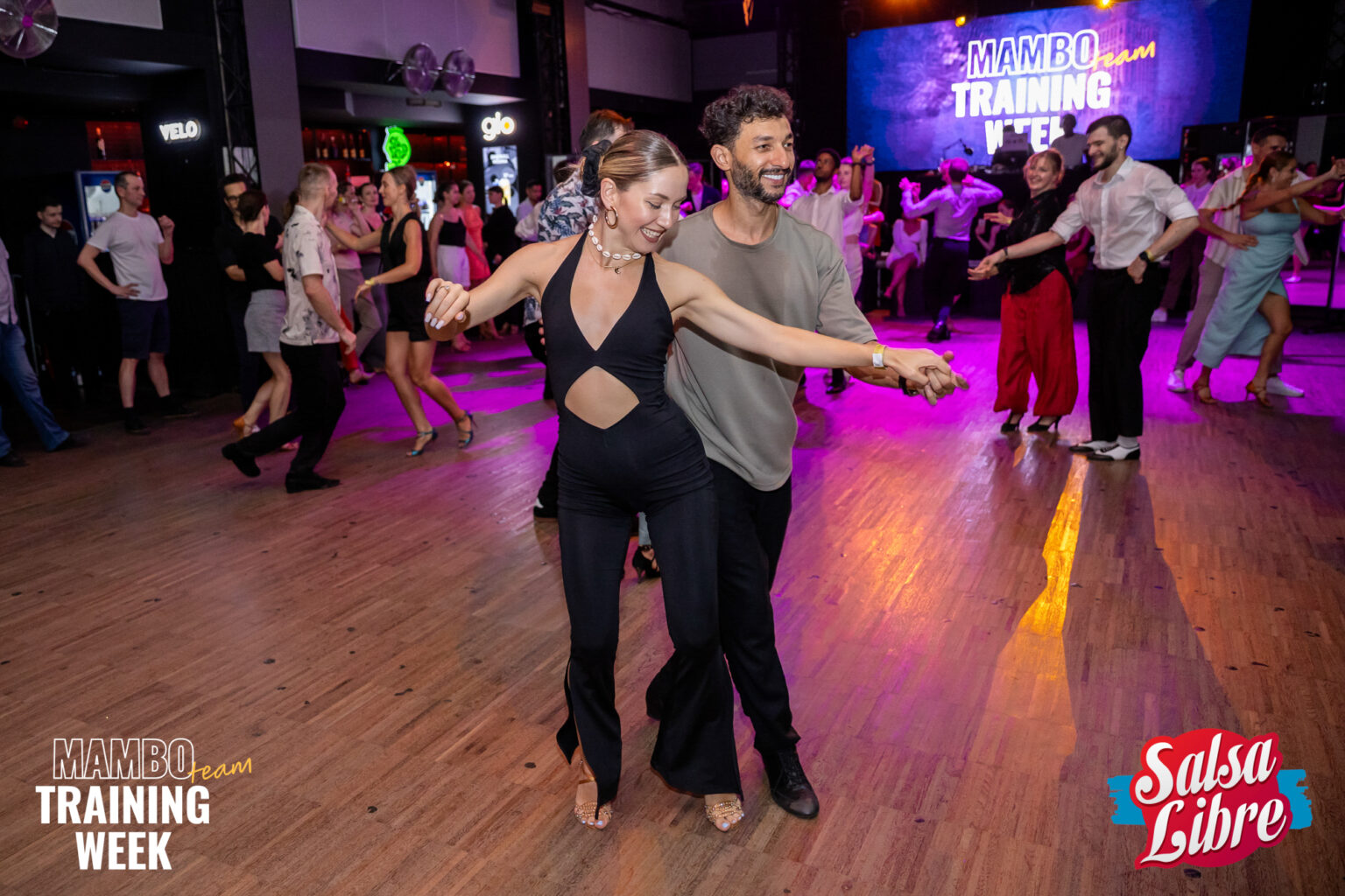 R6M22491_happymoon.pl-1_min_logo2_logo2